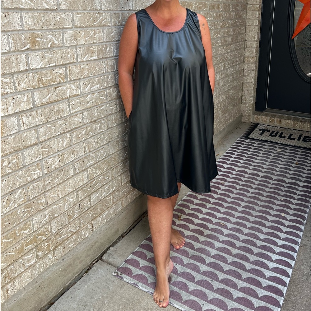 Piphany Faux leather sleeveless dress - Picture 5 of 5